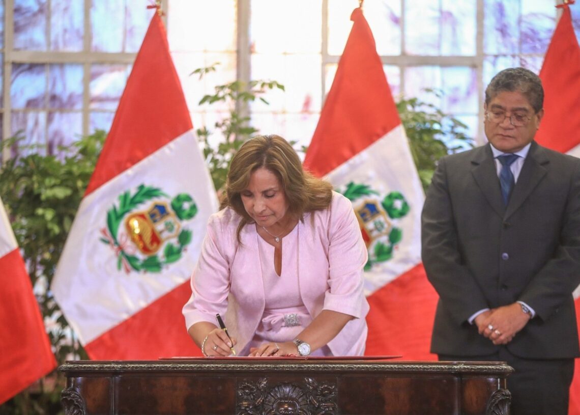 La presidenta de Perú, Dina Boluarte, promulga la ley de amnistíaPRESIDENCIA DE PERÚ