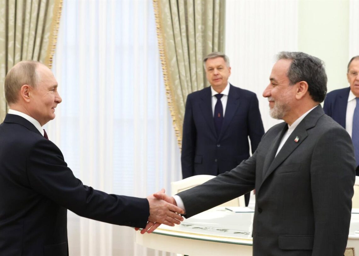 Archivo - El ministro de Exteriores iraní,  Abbas Araqchi, saluda al presidente de Rusia, Vladimir Putin, en un encuentro en junio de 2025, en MoscúEuropa Press/Contacto/President of Russia Office