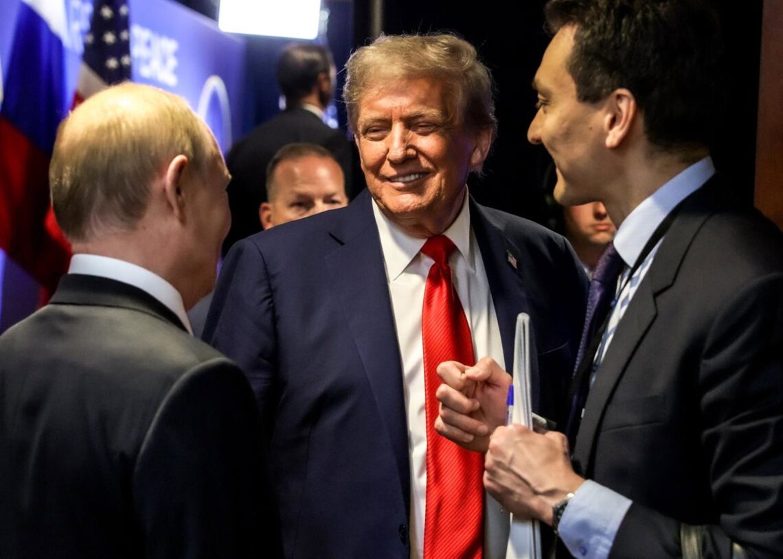 El presidente de Estados Unidos, Donald Trump, y el presidente de Rusia, Vladimir Putin. Europa Press/Contacto/Gavriil Grigorov