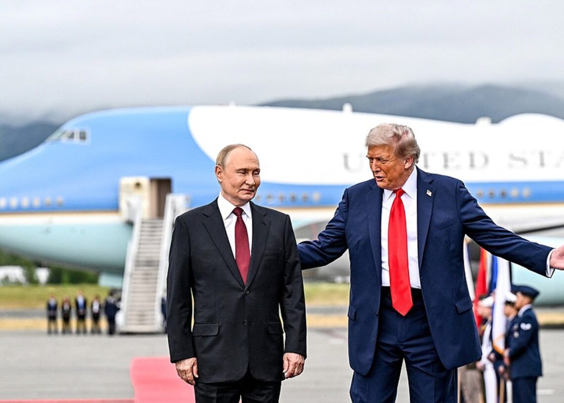 El presidente de Estados Unidos, Donald Trump, recibe en Alaska al presidente de Rusia, Vladimir PutinSergey Bobylev/Kremlin/dpa