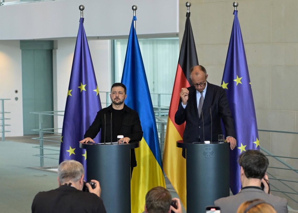 Comparecencia del presidente de Ucrania, Volodimir Zelenski, y el canciller de Alemania, Friedrich MerzFabian Sommer/dpa