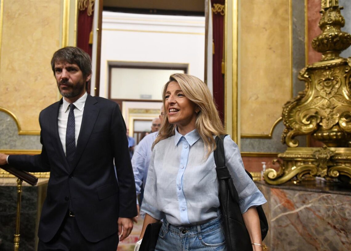 Archivo - El ministro de Cultura, Ernest Urtasun, y la vicepresidenta segunda y ministra de Trabajo y Economía Social, Yolanda Díaz.Fernando Sánchez - Europa Press - Archivo