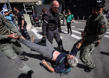 Archivo - Un detenido durante una protesta en Jerusalén (Archivo)Saeed Qaq/ZUMA Press Wire/dpa - Archivo