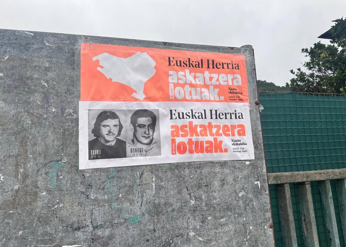 Carteles llamando al acto conmemorativo a Txiki y Otaegi en Pamplona para el 27 de septiembreEUROPA PRESS