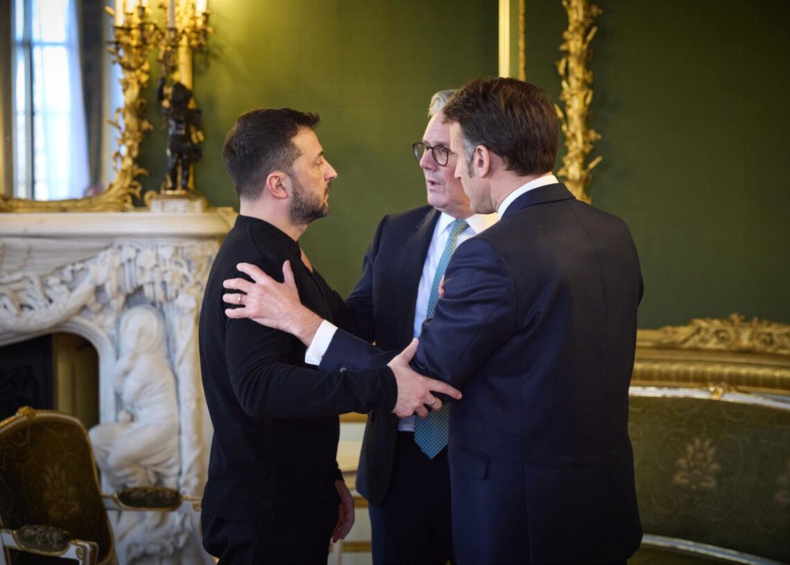 Archivo - Volodimir Zelenski, Keir Starmer y Emmanuel Macron (imagen de archivo) Europa Press/Contacto/Pool /Ukrainian Presidentia