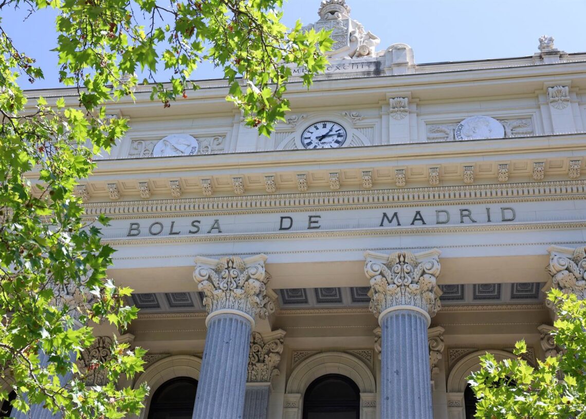 Fachada del edificio de la Bolsa en MadridMarta Fernández - Europa Press