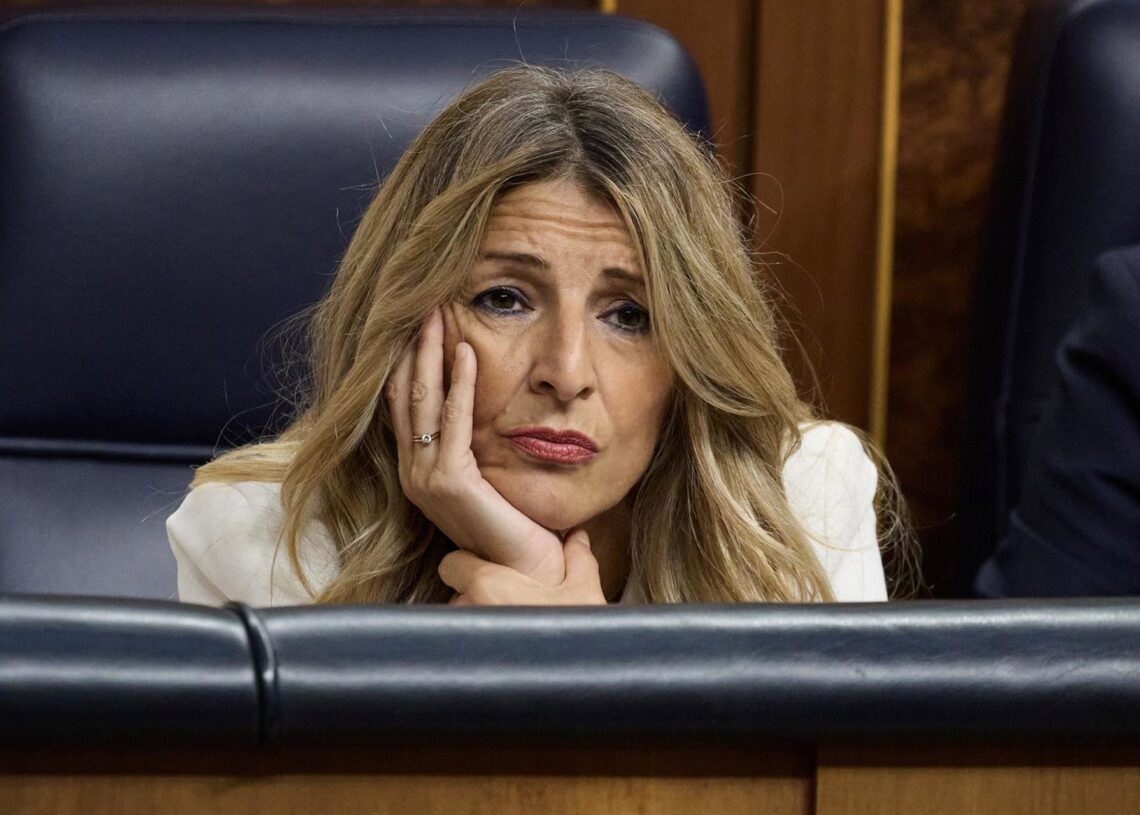 Archivo - La vicepresidenta segunda y ministra de Trabajo, Yolanda Díaz, durante un pleno en el Congreso de los Diputados, a 25 de junio de 2025, en Madrid (España).  Jesús Hellín - Europa Press - Archivo