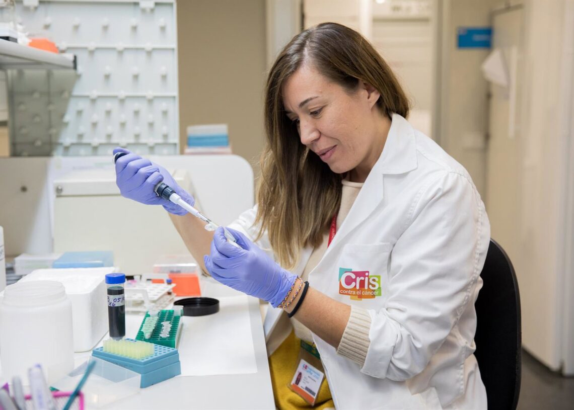 Archivo - Laboratorio de la Fundación CRIS Contra el Cáncer.ALEX RIVERA - Archivo