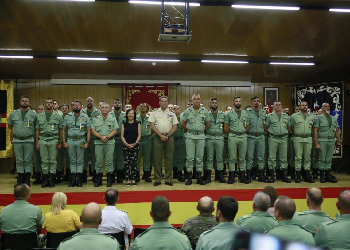 La ministra de Defensa, Margarita Robles durante su visita al Tercio Alejandro Farnesio' de la Legión en Ronda. Álex Zea - Europa Press