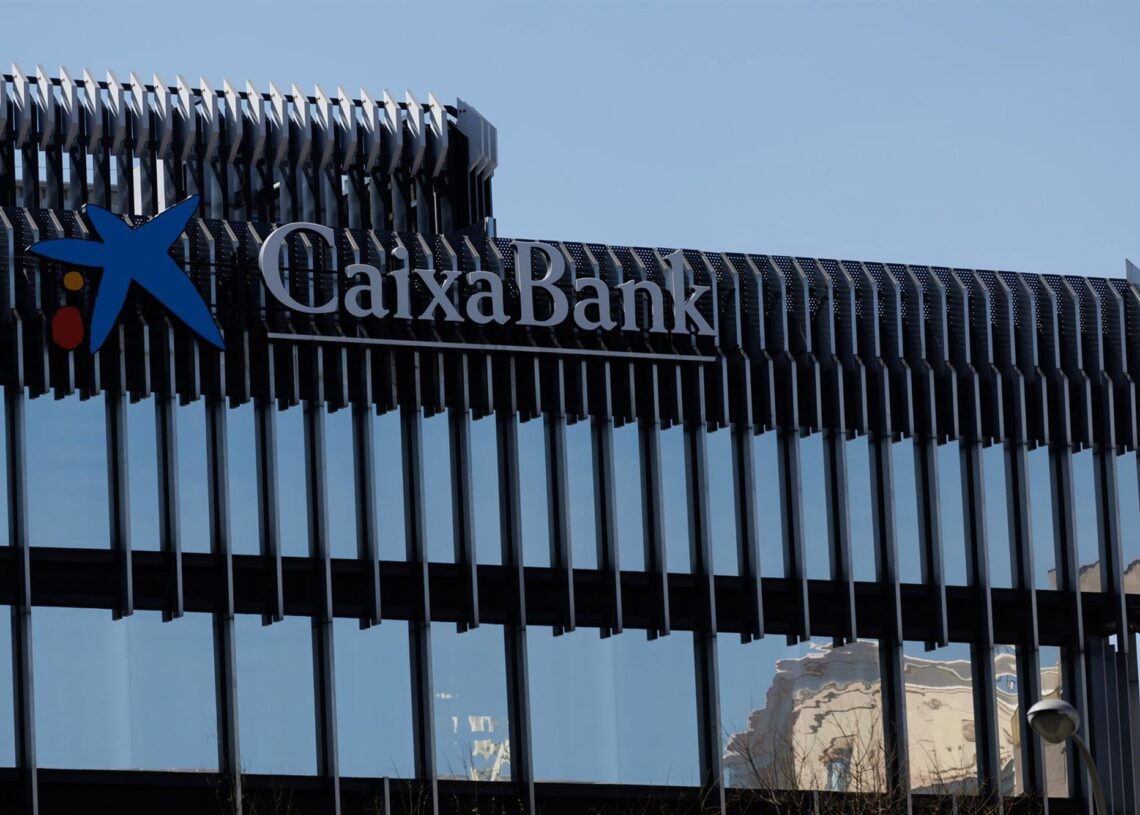 Archivo - Fachada del edificio de CaixaBank, en Madrid (España)Eduardo Parra - Europa Press - Archivo