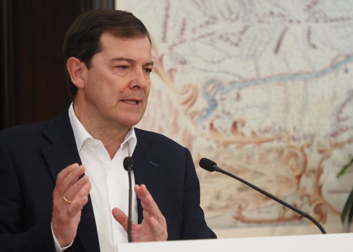 Comparecencia del presidente de la Junta, Alfonso Fernández Mañueco, tras la reunión con consejeros para abordar la situación de los incendios.CLAUDIA ALBA/EUROPA PRESS