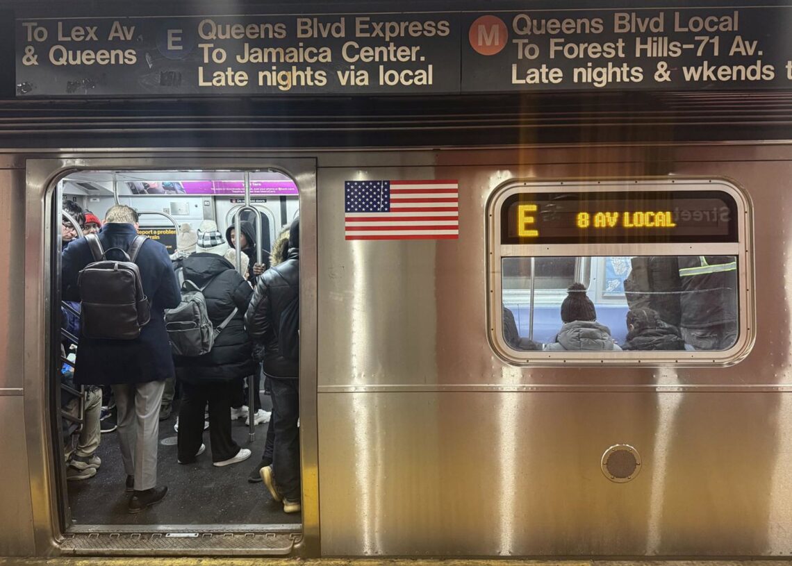 Archivo - Pasajeros en el metro de Nueva YorkNiyi Fote/TheNEWS2 via ZUMA Pres / DPA - Archivo