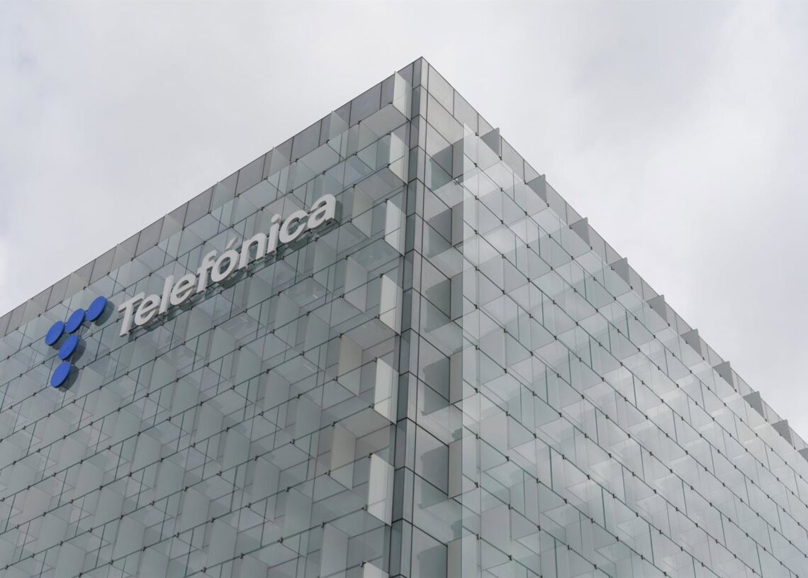 Archivo - Exterior de la sede de TelefónicaEduardo Parra - Europa Press - Archivo