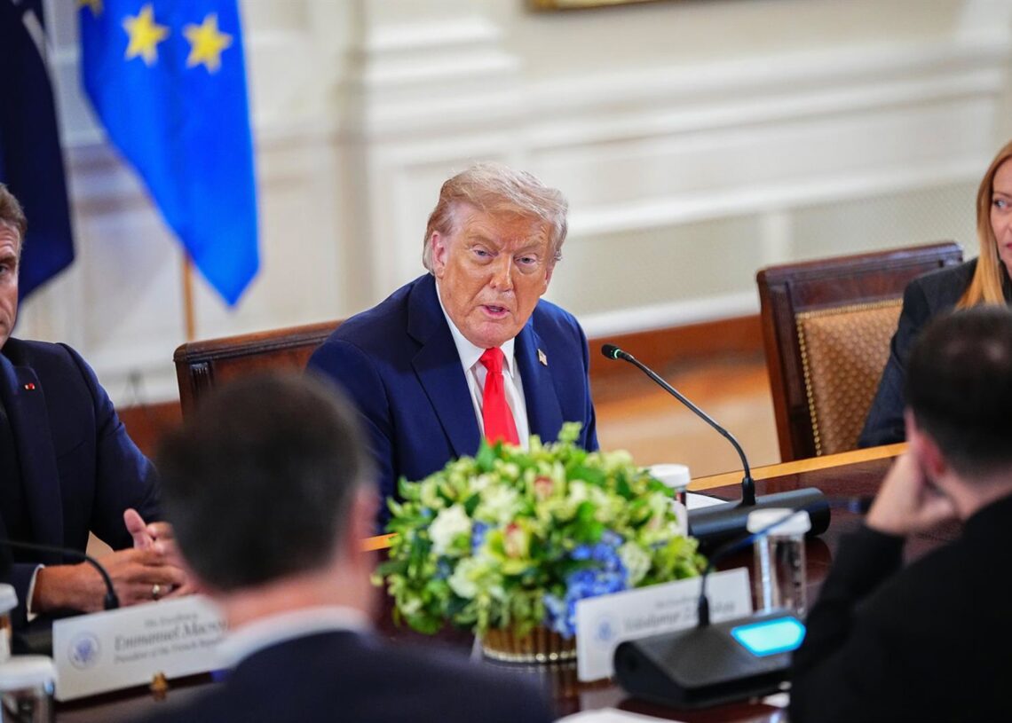 El presidente de Ucrania, Donald Trump, recibe en la Casa Blanca a su homólogo de Ucrania, Volodimir Zelenski, y otros líderes europeosAaron Schwartz/PA Wire/dpa