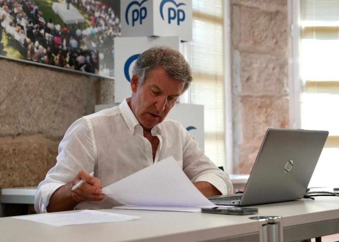 El presidente del Partido Popular, Alberto Núñez Feijóo, ha destacado este martes la importancia de la "unidad europea" en torno a la guerra en Ucrania y ha advertido de que se abre un proceso negociador "muy difícil y decisivo".CUENTA DE 'X' DE NÚÑEZ FEIJÓO