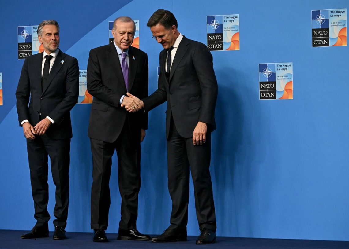 Archivo - El presidente turco, Recep Tayyip Erdogan, durante la última cumbre de la OTAN en La Haya. Ben Stansall/PA Wire/dpa - Archivo