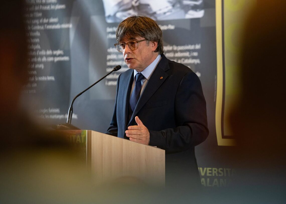 El presidente de Junts, Carles Puigdemont, durante una conferencia, en el Liceu Renouvier, a 19 de agosto de 2025, en Prada de Conflent (Francia). Puigdemont participa en la 57ª edición de la Universitat Catalana d’Estiu, donde ha ofrecido una conferenciaGlòria Sánchez - Europa Press
