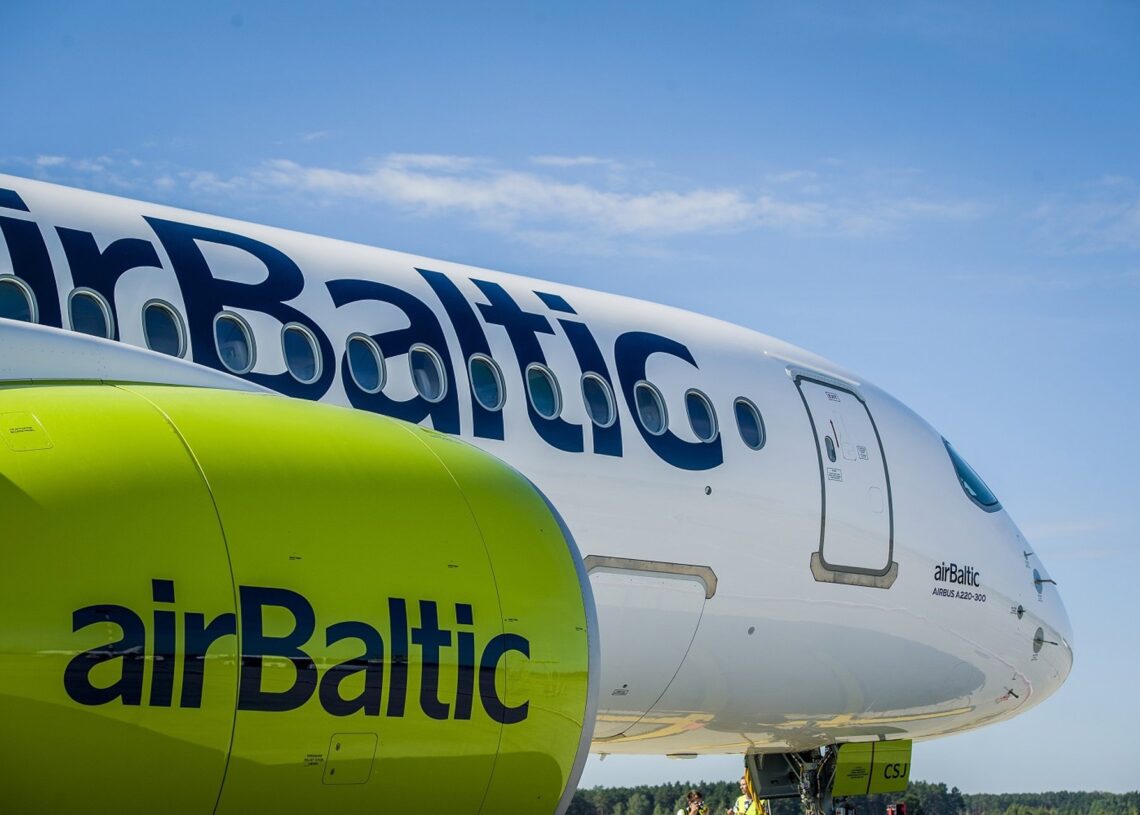 Archivo - Avión de aiBaltic.AIRBALTIC - Archivo