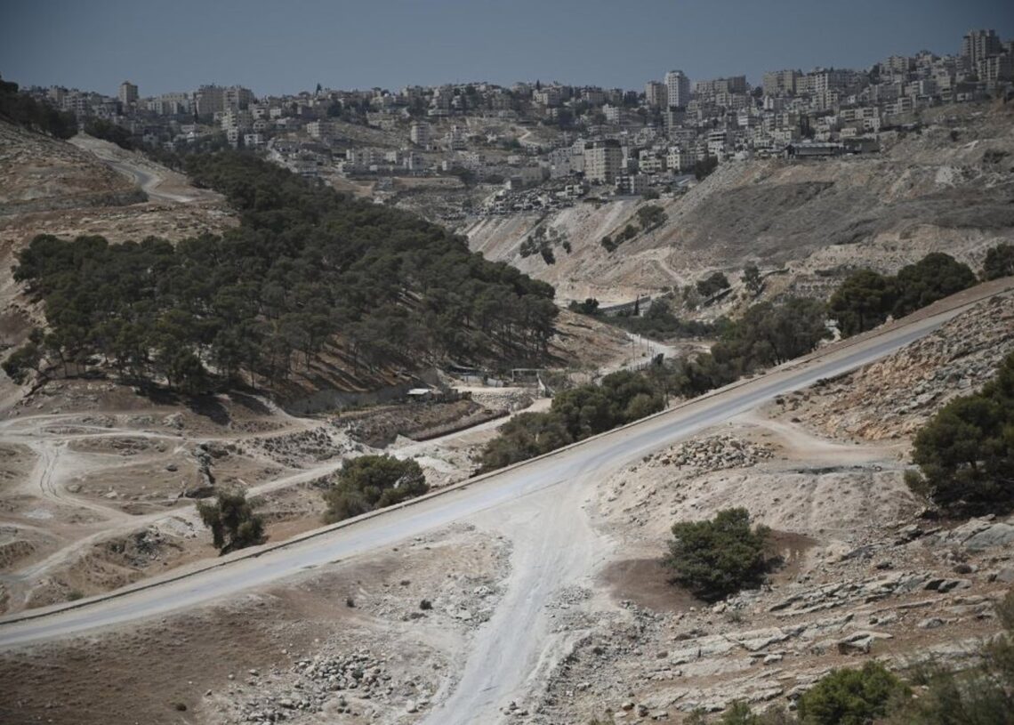 Vista de la zona E1 desde el asentamiento de Maale Adumim, en Cisjordania, con Jerusalén de fondoTPS/YOAV DUDKEVITCH
