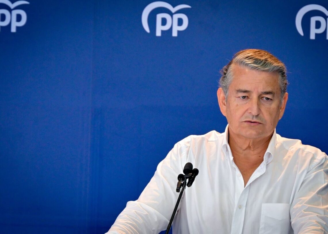 El coordinador de Interior y Emergencias del Partido Popular, Antonio Sanz, en rueda de prensa en Cádiz. (Foto de archivo).PP DE CÁDIZ