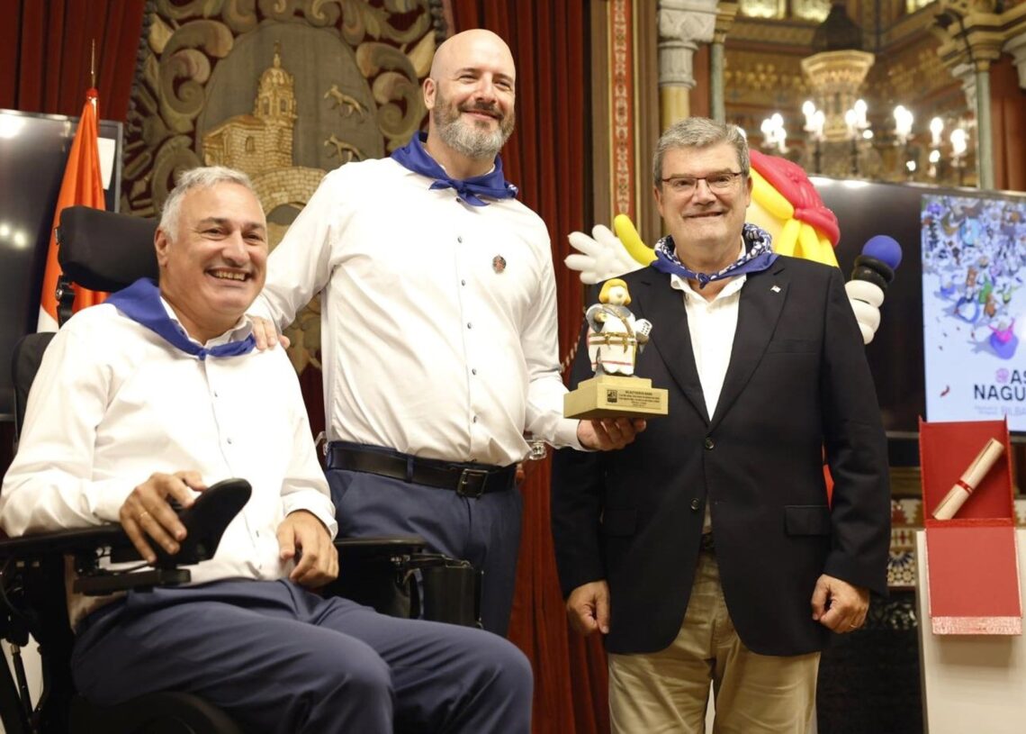 De izquierda a derecha, Juanjo Díez, Eukeni Acebal, Juan Mari Aburto y Elixabete EtxanobeAYUNTAMIENTO DE BILBAO