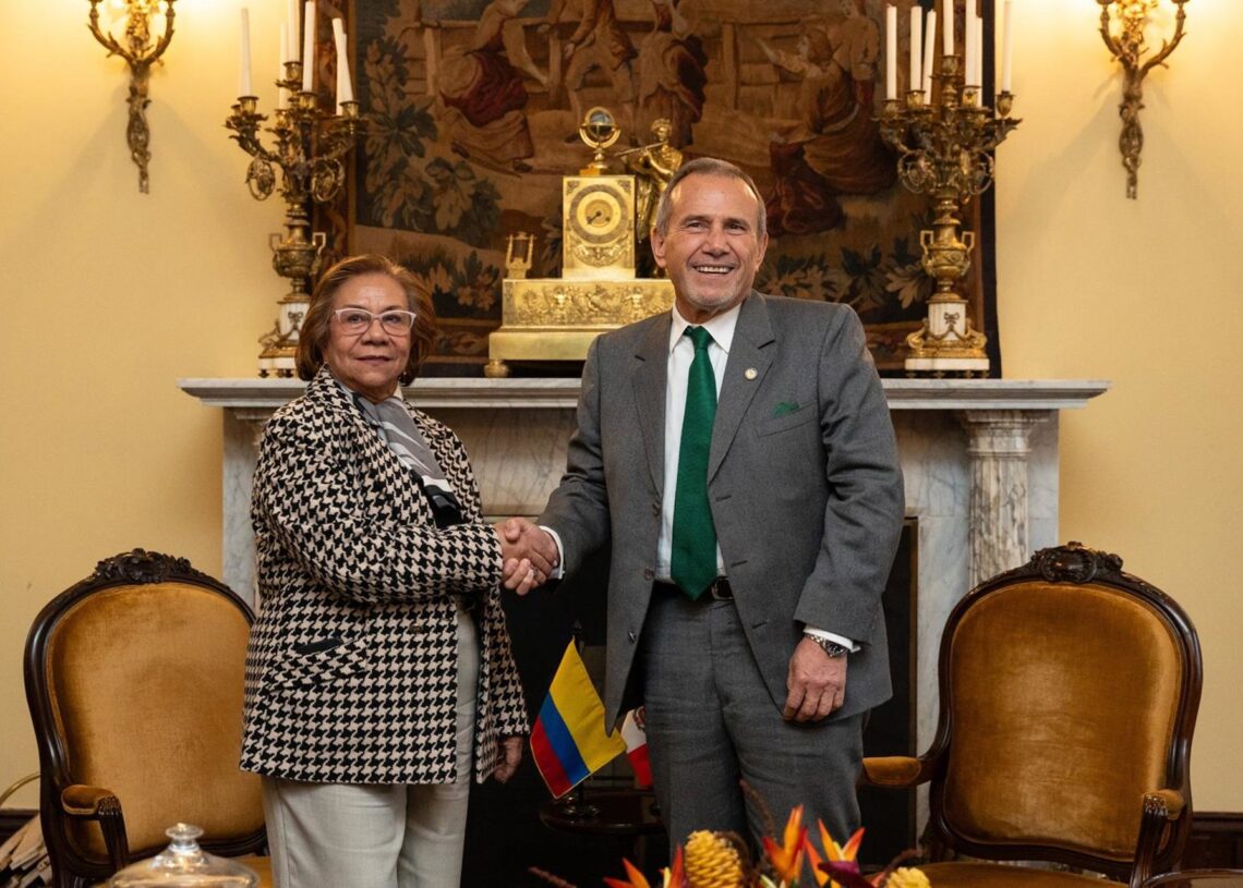 Los ministros de Exteriores de Colombia y Perú, Rosa Villavicencio y Elmer Schialer, respectivamenteCANCILLERÍA DE COLOMBIA EN X