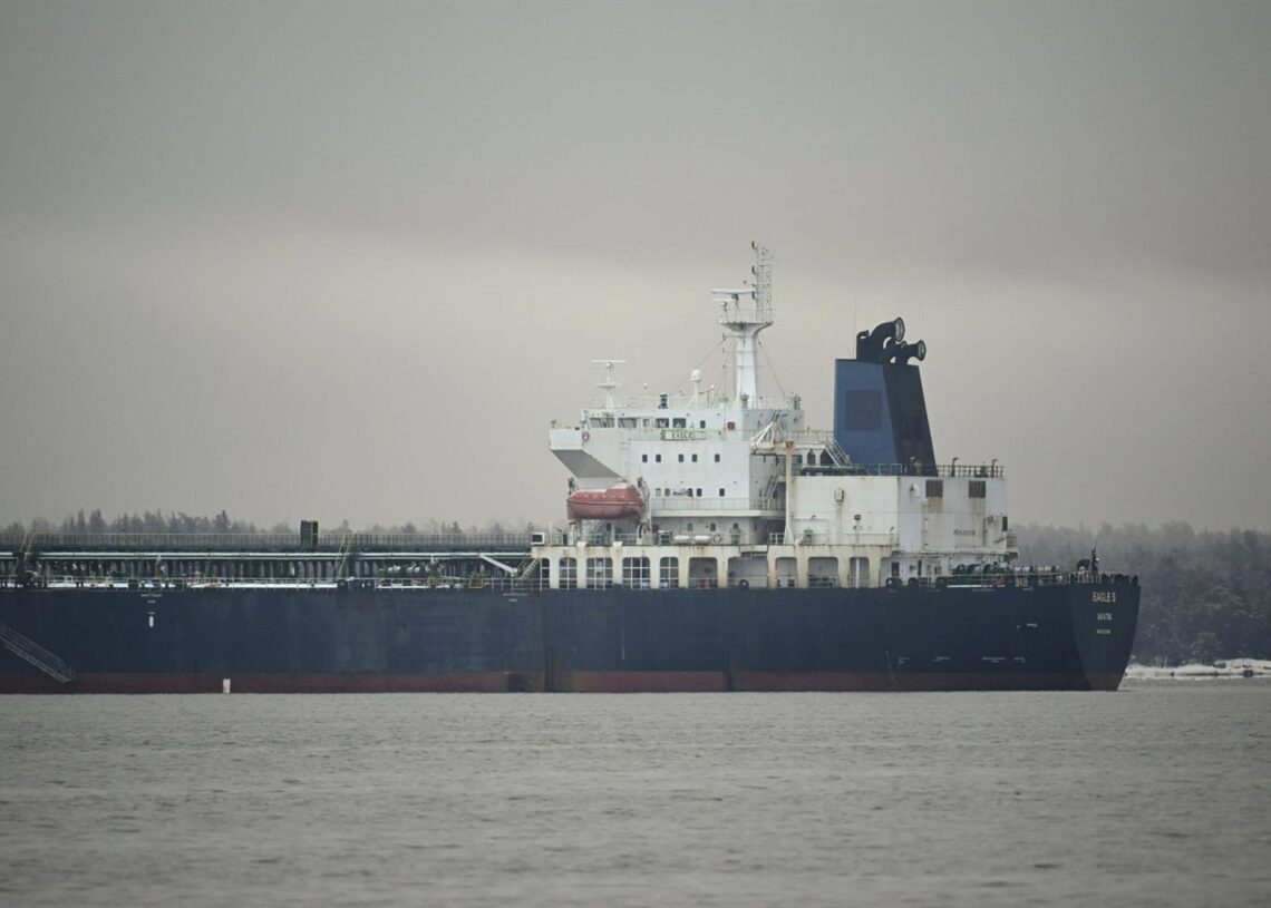 Archivo -  El buque "Eagle S" incautado en el puerto de Kilpilahti, en Finlandia. Antti Aimo-Koivisto/Lehtikuva/dp / DPA - Archivo