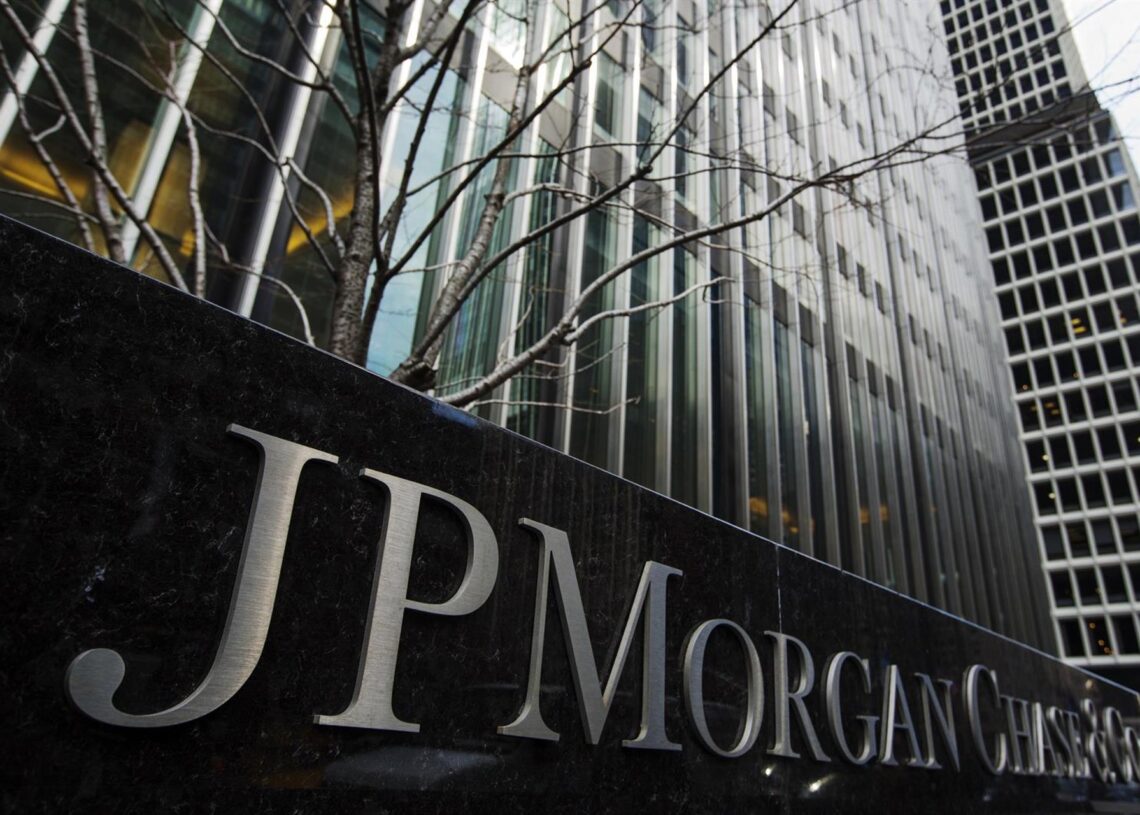 Archivo - Logo de JP Morgan Chase & Co. en su sede en Nueva York (Estados Unidos).LUCAS JACKSON - Archivo