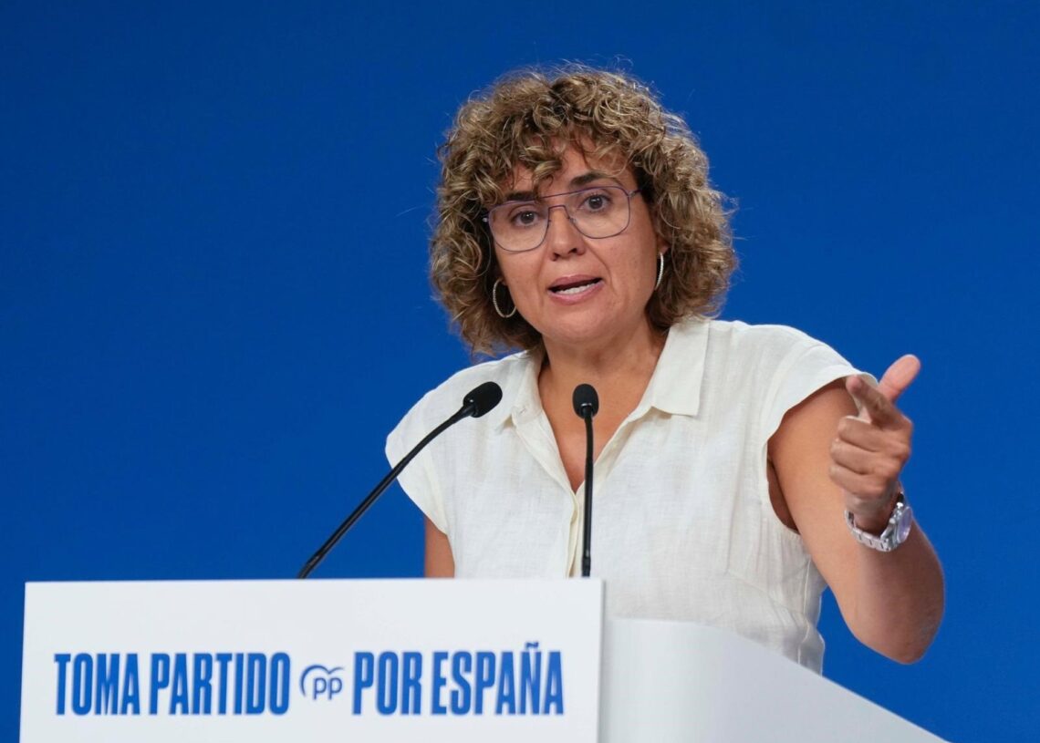 Dolors Montserrat, secretaria general del PP europeo, en una rueda de prensa en la sede de GénovaPP / TAREK