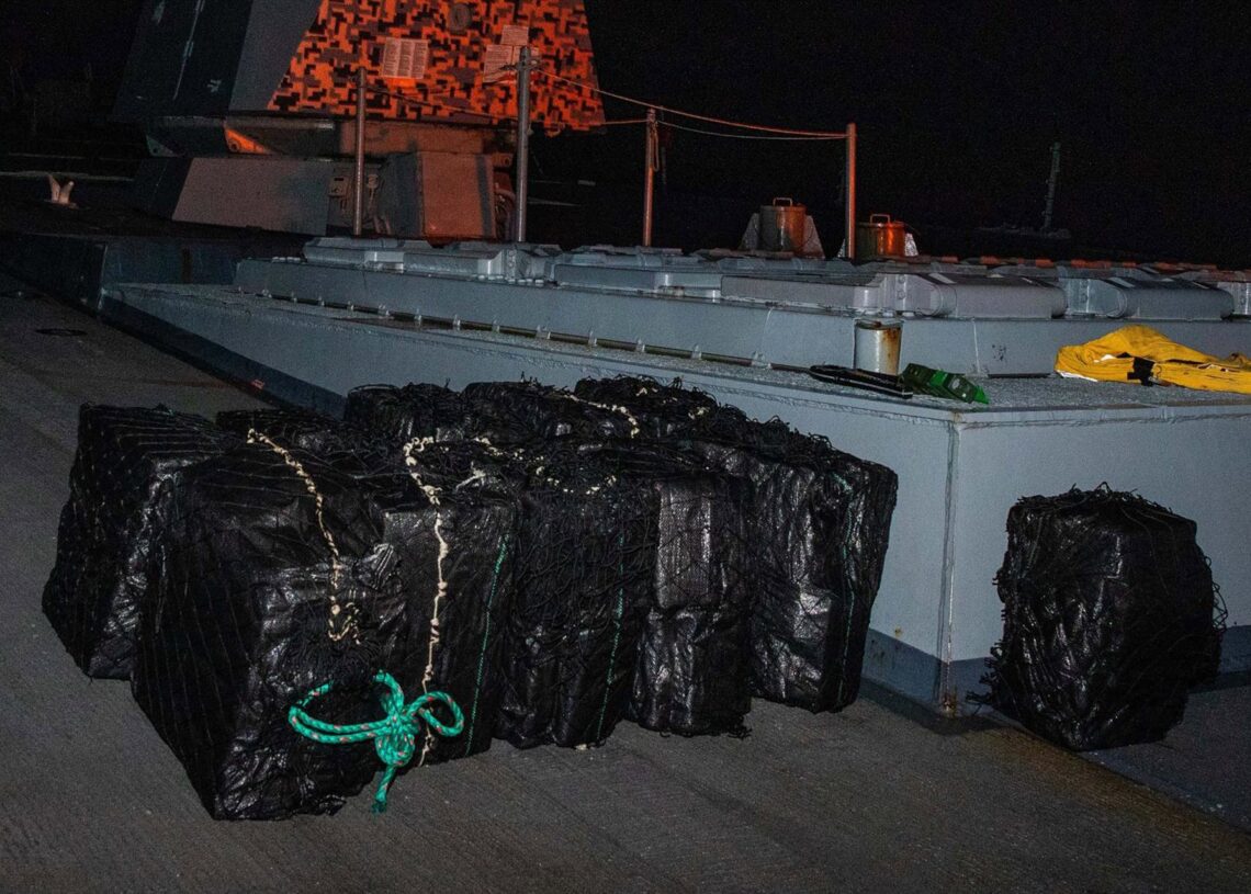 Incautación de drogas por el 'USS Sampson' a 11 de agosto de 2025MARINA DE EEUU / SHERYSSA JOSEPH DODAR
