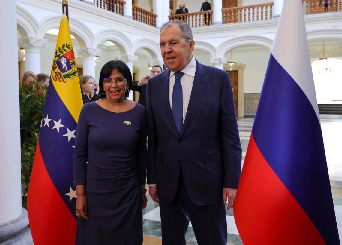 Archivo - El ministro de Exteriores de Rusia, Sergei Lavrov, y la vicepresidenta de Venezuela, Delcy RodríguezJesus Vargas/dpa - Archivo