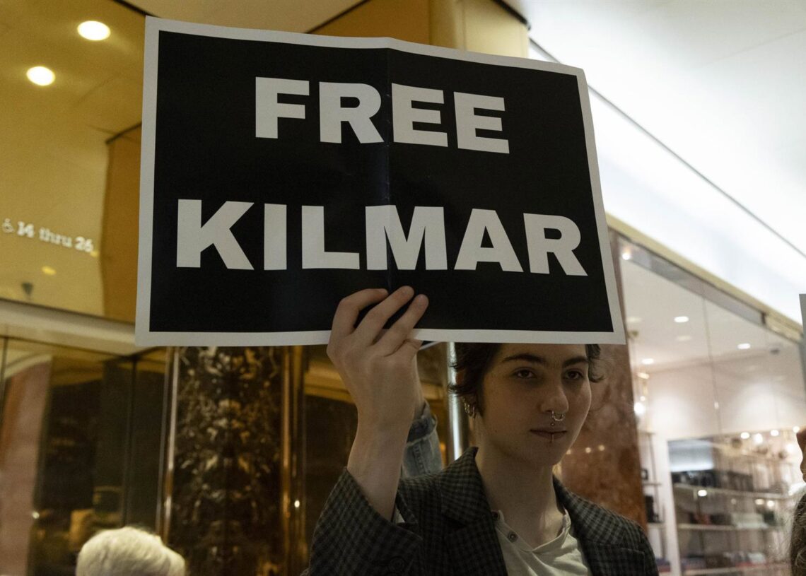 Archivo - Protestas ante la Torre Trump por la liberación de Kilmar Ábrego.Europa Press/Contacto/Gina M Randazzo - Archivo