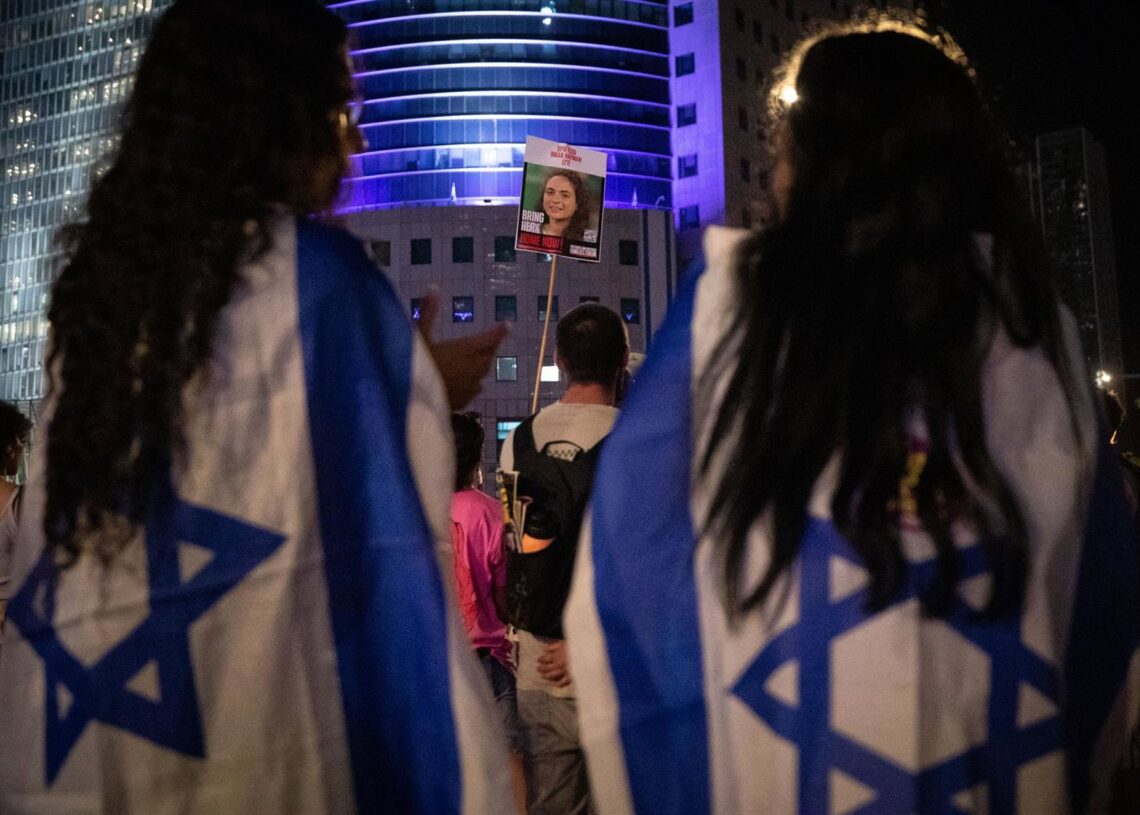 Imagen de archivo de protestas en Tel Aviv para exigir al Gobierno israelí un acuerdo sobre los rehenes Europa Press/Contacto/Chen Junqing