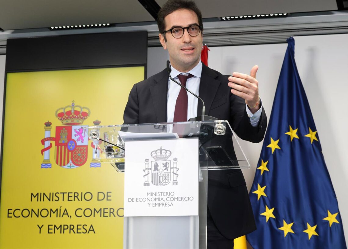 Archivo - El ministro de Economía, Comercio y Empresa, Carlos Cuerpo.Marta Fernández - Europa Press - Archivo