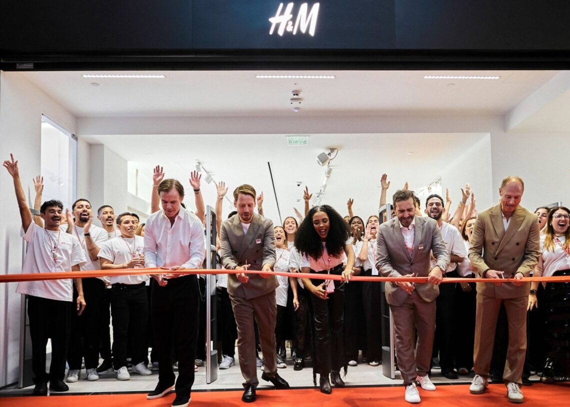 Apertura de la primera tienda física de H&M en Brasil.H&M