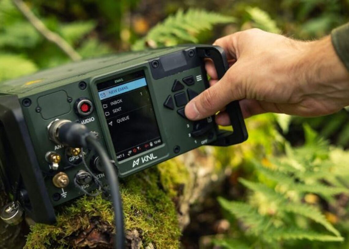 Radio táctica militar de KNLKNL