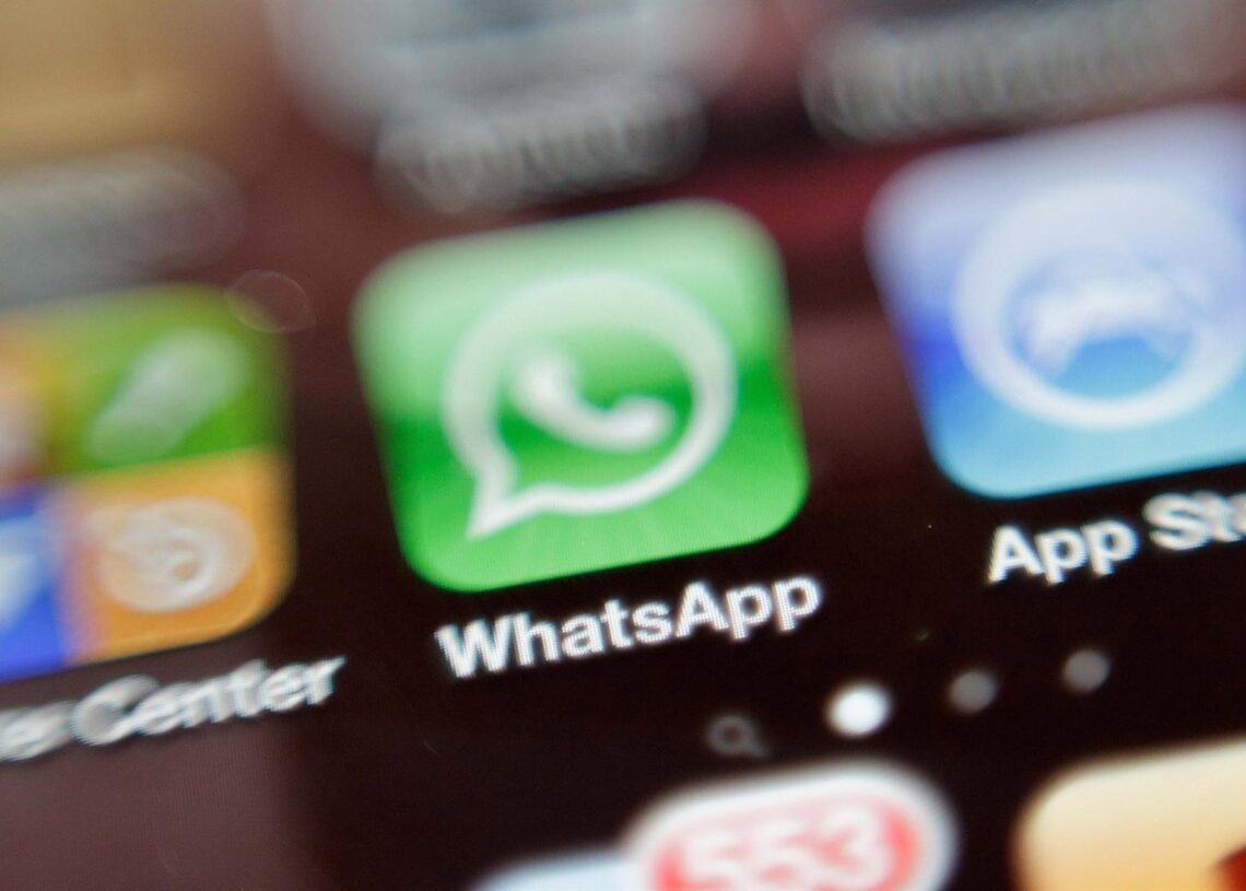 Archivo - WhatsApp Pantallazo Móvil Aplicación Facebook MWCEUROPA PRESS - Archivo