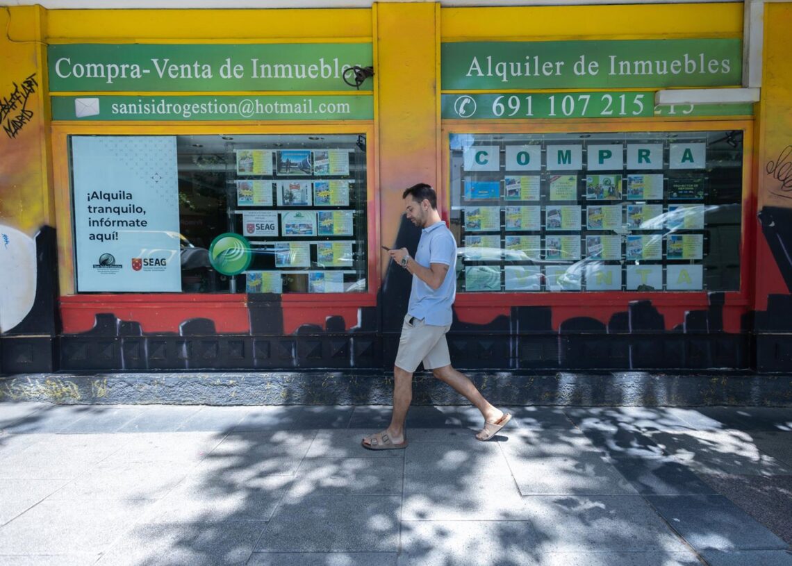 Archivo - Escaparate de una inmobiliaria, a 10 de julio de 2025, en Madrid (España). Eduardo Parra - Europa Press - Archivo