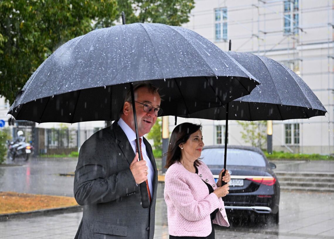 La ministra de Defensa, Margarita Robles, se reúne con su homólogo alemán, Boris Pistorius, en Berlín (Alemania).Soeren Stache/dpa