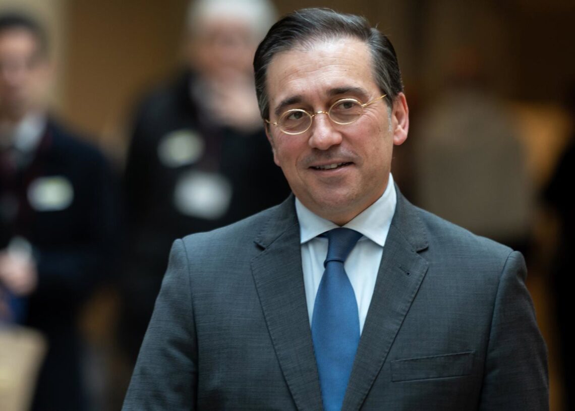 Archivo - El ministro de Asuntos Exteriores, Unión Europea y Cooperación, José Manuel Albares, a su llegada a una sesión de control en el Senado, a 11 de marzo de 2025, en Madrid (España).Diego Radamés - Europa Press - Archivo