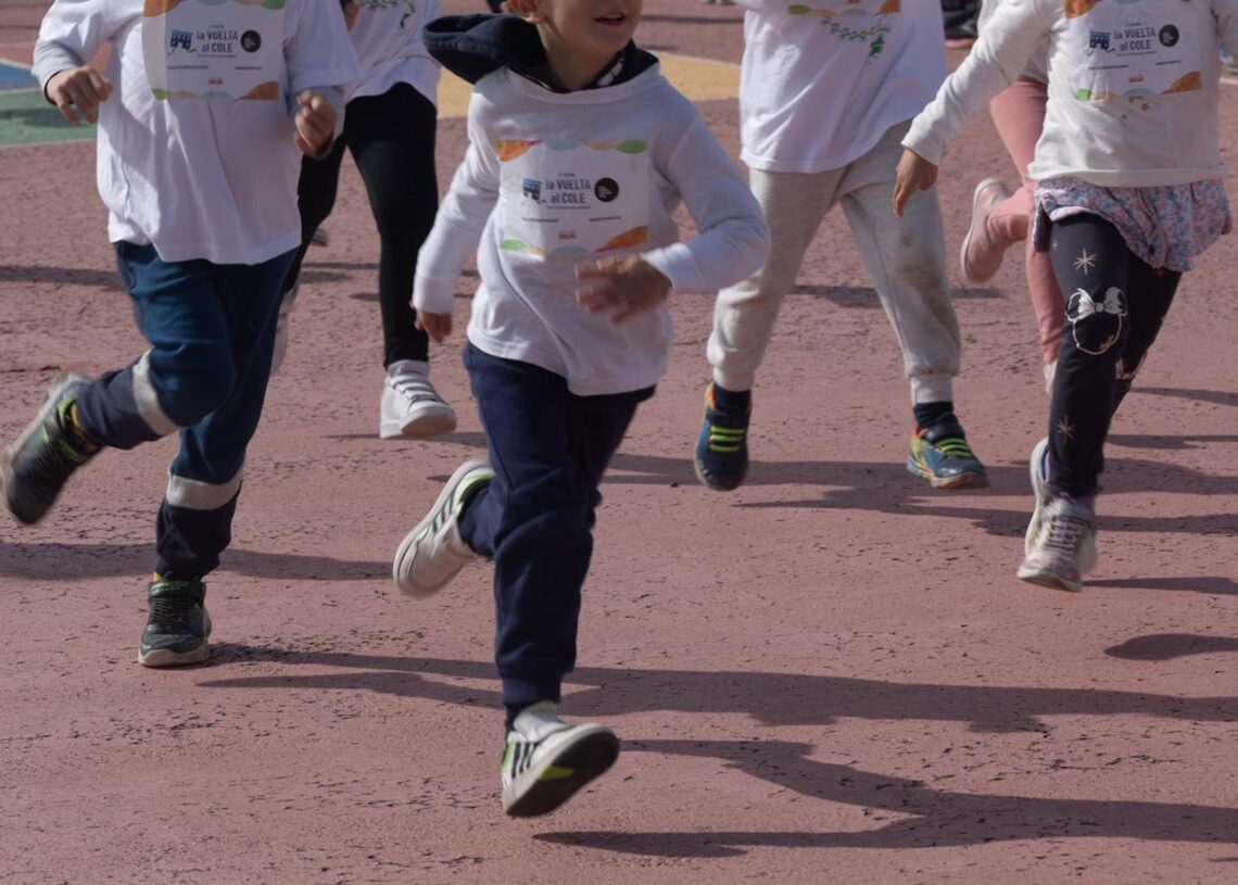 Archivo - Un grupo de niños corre Eduardo Parra - Europa Press - Archivo