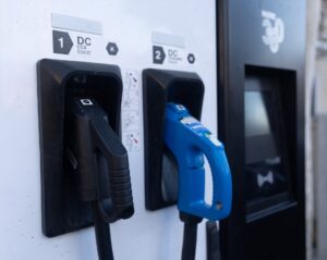 La Ley de Movilidad Sostenible obligará a ‘grandes’ gasolineras a disponer de puntos de recarga