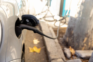 La industria de las electrolineras lamenta que el Gobierno haya tumbado las licitaciones desagregadas: “Profunda decepción”