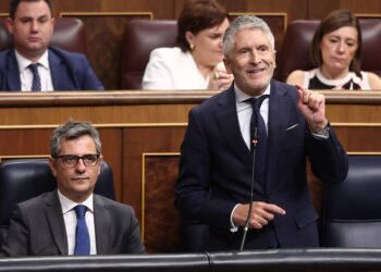 El ministro de Interior, Fernando Grande-Marlaksa, interviene durante una sesión de control al Gobierno en el Congreso de los Diputados, a 17 de septiembre de 2025, en Madrid (España). El presidente del Gobierno, Pedro Sánchez, responde hoy en la sesión de control del Congreso a dos preguntas centradas en la estabilidad y situación política de su Ejecutivo, después de que la Cámara tumbara la semana pasada la ley para la reducción a 37,5 horas de la jornada laboral. La sesión de control incluye también preguntas sobre el acuerdo comercial con EEUU y los Presupuestos de 2026, entre otros temas.

Eduardo Parra / Europa Press
17 SEPTIEMBRE 2025;SANCHEZ;CONGRESO;ESTABILIDAD;GOBIENO
17/9/2025