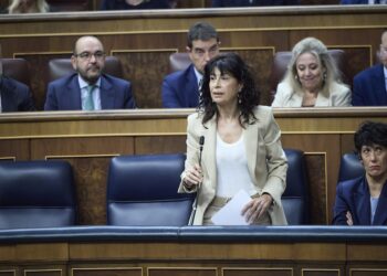 La ministra de Igualdad, Ana Redondo, interviene durante una sesión de control en el Gobierno, en el Congreso de los Diputados, a 24 de septiembre de 2025, en Madrid (España). 
Jesús Hellín / Europa Press
24/9/2025