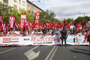 Trabajo pone en marcha la modificación del registro de jornada sin pasar por el Congreso