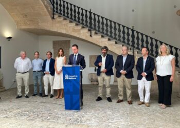 El presidente del Consell de Mallorca, Llorenç Galmés, y el resto de consellers ejecutivos de la institución insular.EUROPA PRESS
