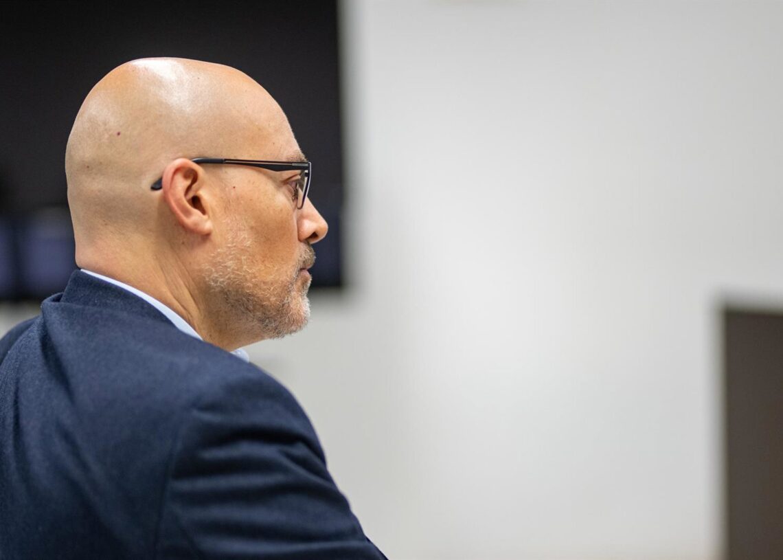 Archivo - El periodista acusado de una agresión sexual, Saül Gordillo, durante el juicioLorena Sopêna.POOL / Europa Press - Europa Press