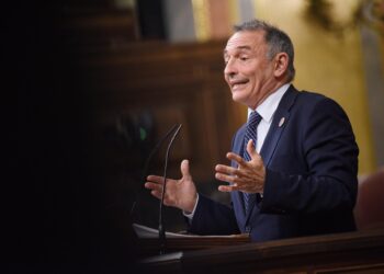 Archivo - El secretario general del Partido Comunista de España, Enrique Santiago, durante el pleno en el Congreso de los Diputados, a 21 de mayo de 2025, en Madrid (España).Fernando Sánchez - Europa Press - Archivo