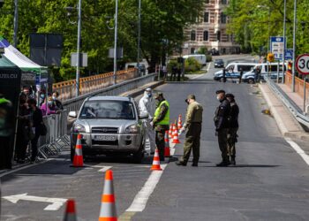 Archivo - Imagen de archivo de la Policía polaca en un paso fornterizo.KRZYSZTOF KANIEWSKI / ZUMA PRESS / CONTACTOPHOTO